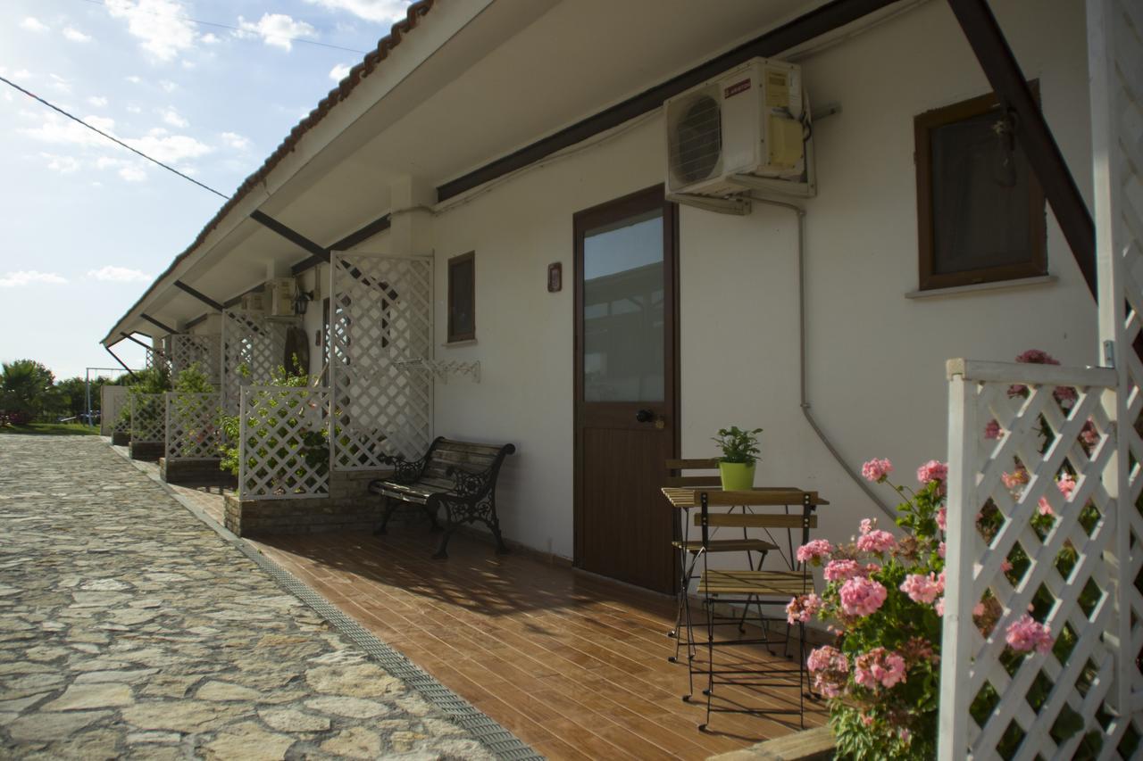 Fontana La Pietra Villa Pisticci Exterior photo