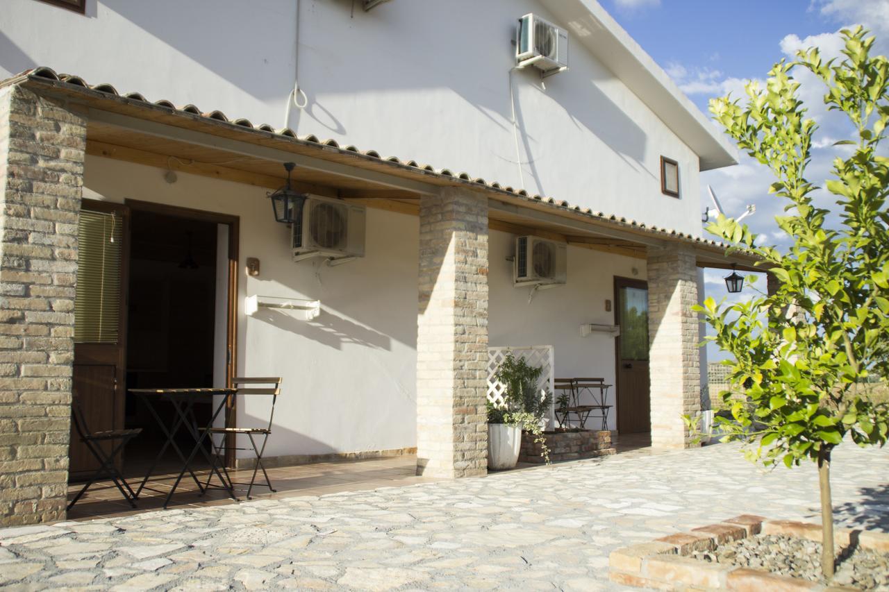 Fontana La Pietra Villa Pisticci Exterior photo