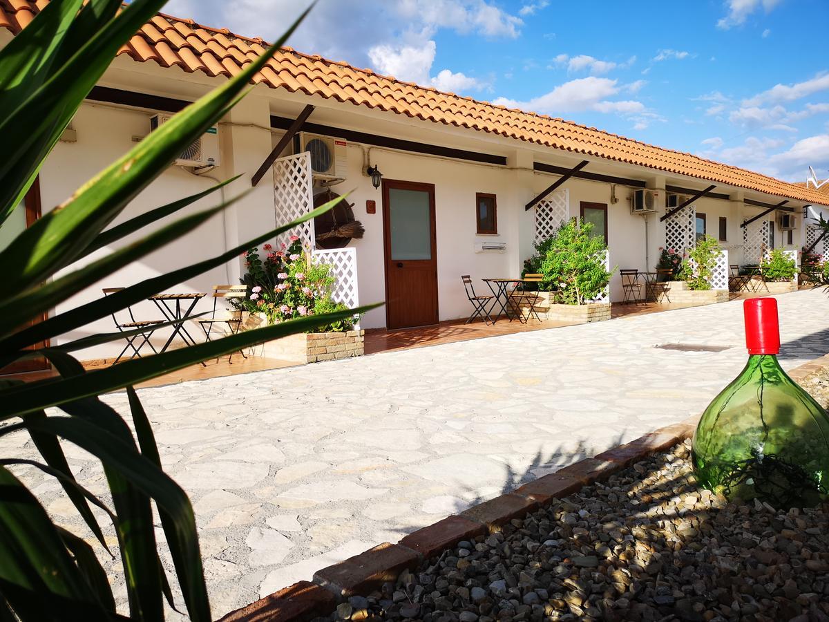 Fontana La Pietra Villa Pisticci Exterior photo